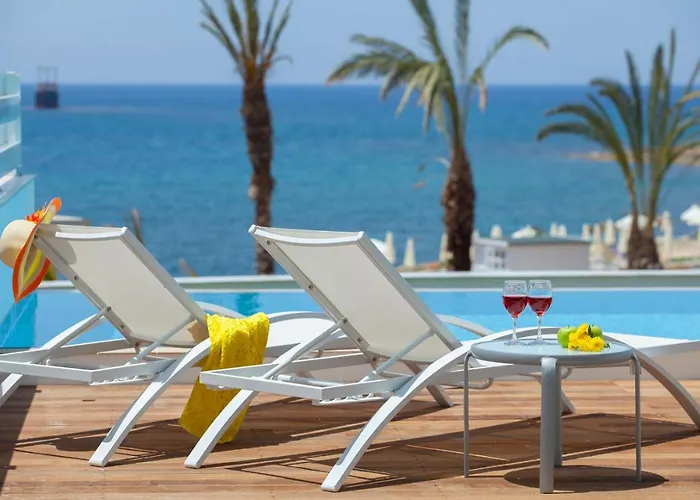 King Evelthon Beach Hotel & Resort